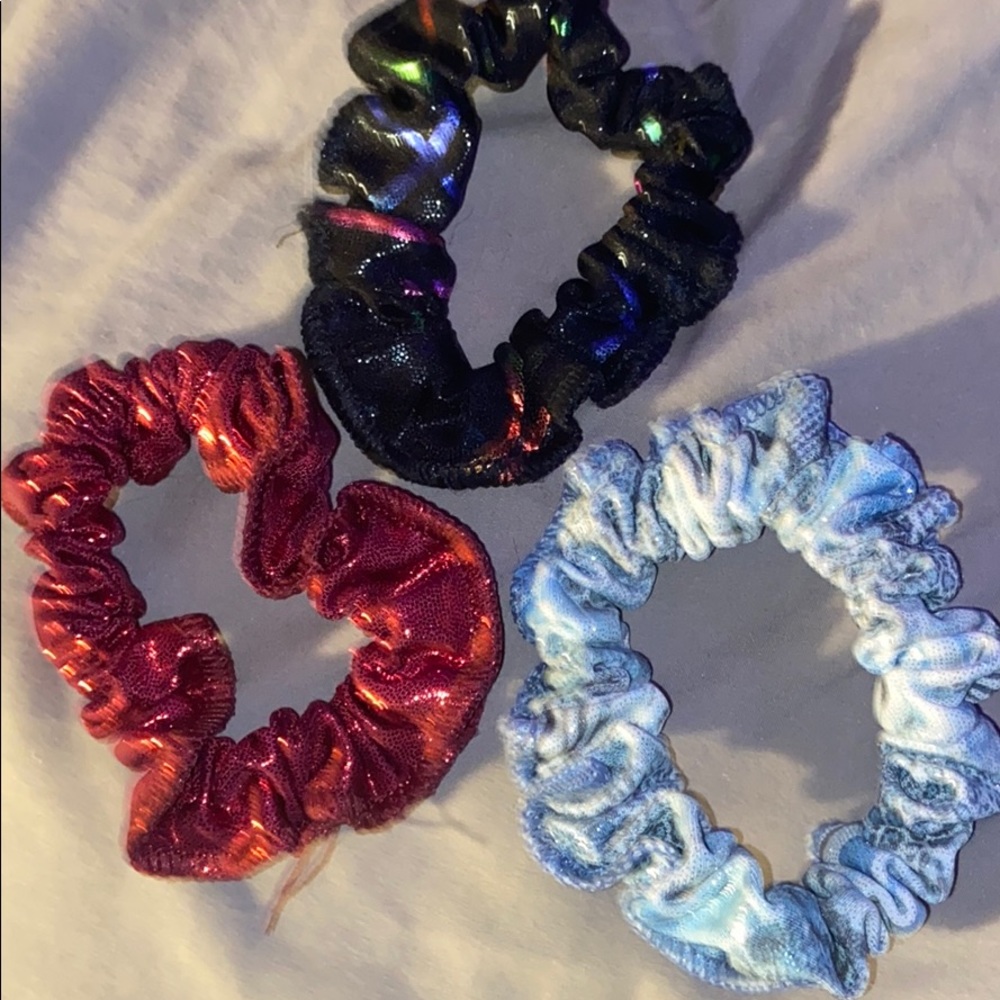 3PCS sparkle scrunchie!